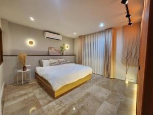 For SaleCondoBangna, Bearing, Lasalle : S-BLLN102 Condo for sale, Baan Suan Lalana-Suan Luang, 4th floor, garden view, 116 sq m, 3 bedrooms, 2 bathrooms, 3.6 million, 064-959-8900