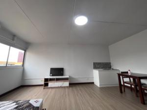 For SaleCondoChaengwatana, Muangthong : Condo, newly renovated, fully furnished, ready to move in