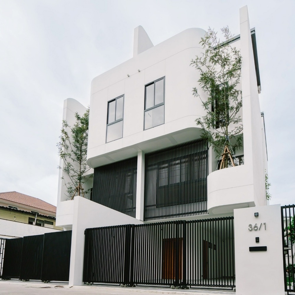 For SaleHouseOnnut, Udomsuk : For sale: The Shade 101, 3.5-storey twin house with swimming pool, house in the heart of Sukhumvit 101, Soi Punnawitthi 29, starting at 22.9 million baht*