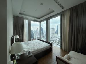 ให้เช่าคอนโดสาทร นราธิวาส : Ritz Carlton for rent ( accept pet )