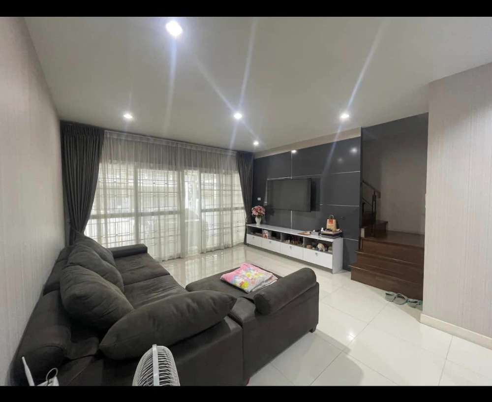 For RentTownhouseKaset Nawamin,Ladplakao : 🔴40,000฿🔴🏘🏠 Townhome Phanasiri Residence Kaset-Nawamin ✅ Beautiful house, good location, near shopping malls 🎉🎉 Happy to serve 🙏 Interested, please contact 𝙇𝙄𝙉𝙀 (very fast response): 📱 Property code 6710-1801 📱: Line ID: @bbcondo88