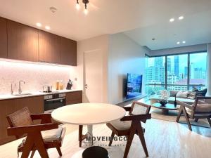 For SaleCondoSukhumvit, Asoke, Thonglor : Chic 1-Bed Condo in Asoke with Great Views & Beautifully Decorated