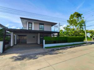 For SaleHousePhutthamonthon, Salaya : For inquiries, call: 064-789-4792 Kanasiri Salaya-Pinklao Project, selling a corner detached house, 70 square wah, 4 bedrooms, 3 bathrooms, parking for 3 cars, near the Purple Line, Bang Yai Intersection