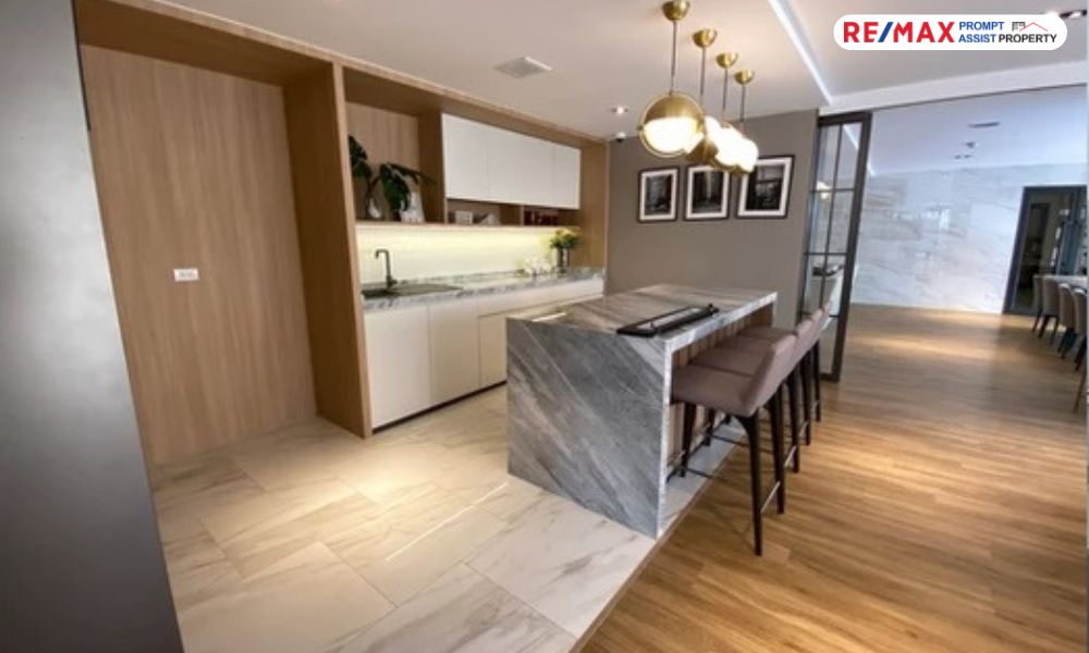 For SaleCondoOnnut, Udomsuk : Condo for sale: The Nest Sukhumvit 64, swimming pool view, furnished, near Punnawithi BTS station