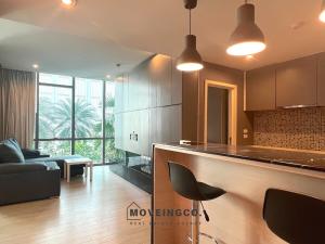 For RentCondoSukhumvit, Asoke, Thonglor : Spacious 1-Bedroom Condo with Pool View in the Heart of Asoke!