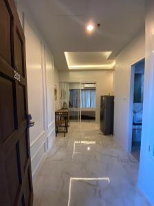 For RentCondoChiang Mai : Rent Convention Condominium Chiangmai, room next to swimming pool.