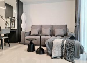 For RentTownhouseBangna, Bearing, Lasalle : New house, unboxed! Fully furnished, ready to move in! Near Mega Bangna 5 minutes! Pleno Sukhumvit-Bangna 2