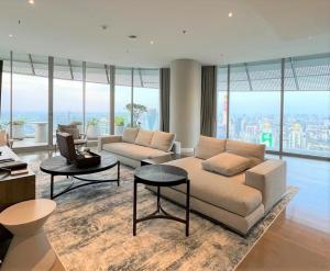 For RentCondoWitthayu, Chidlom, Langsuan, Ploenchit : Ultra Luxury Condo with Big Living Room + 3 Bedrooms near BTS Chidlom