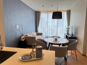 For RentCondoSukhumvit, Asoke, Thonglor : For rent: Condo Beatnik Sukhumvit 32, usable area 80.26 sq m, 2 bedrooms, 2 bathrooms