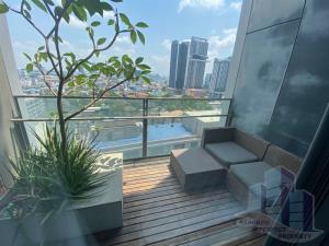 For RentCondoSathorn, Narathiwat : 2 bedrooms at The Met condo, Sathorn For Rent