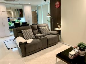 For SaleCondoSukhumvit, Asoke, Thonglor : Fully Furnished 2 Br. Condo For Sale Ag Asoke Rd. 6.9 MB