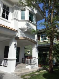 For SaleHouseKasetsart, Ratchayothin : Single house, renovated, ready to move in (60 sq m., 3 bedrooms, 3 bathrooms) == 6.59 million == **Nantawan Watcharapol** near the expressway entrance-exit, Sukhapiban 5