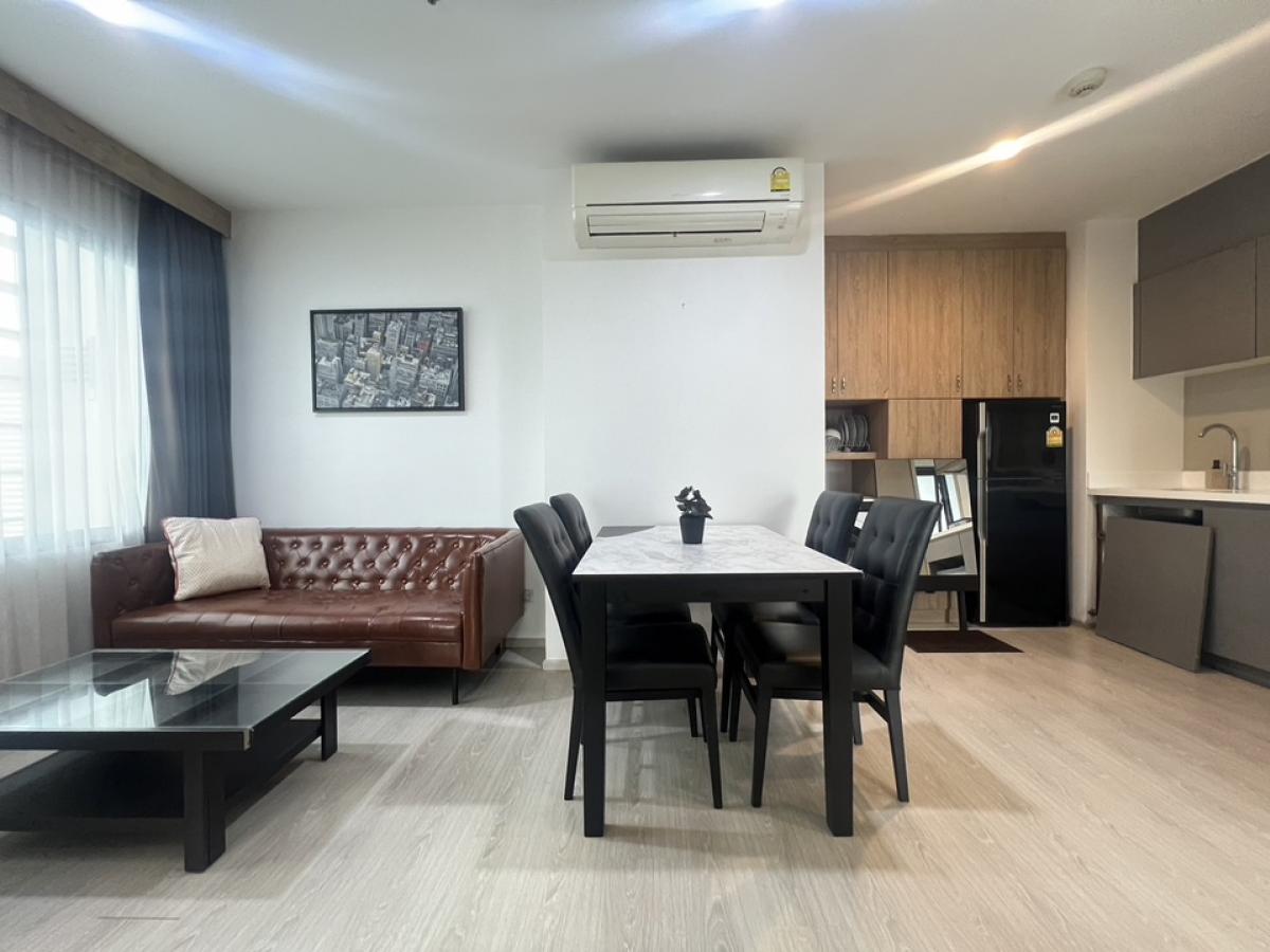 For RentCondoRama9, Petchburi, RCA : 🔥Available Now🔥 **Spacious 2-Bedroom Condo for Rent at Rhythm Asoke – Prime Location and Modern Comfort!082-459-4297