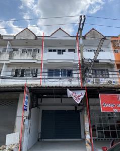 For RentShophouseChachoengsao : Rent 3 storey commercial building, Thasabat, Chachoengsao