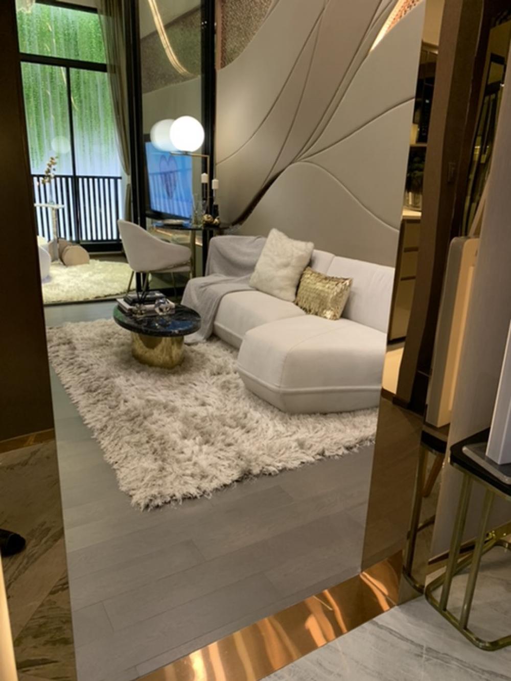 Sale DownCondoRatchathewi,Phayathai : 12,000,000฿ Super discount, selling 1 bedroom Loft 34.9 sq m (downstairs bedroom + mezzanine room can be made into a bedroom), 25th floor, not at the 3-way intersection, next to MRT Orange Line, Ratchawithi, 0 meters, south side, no front room, not next t