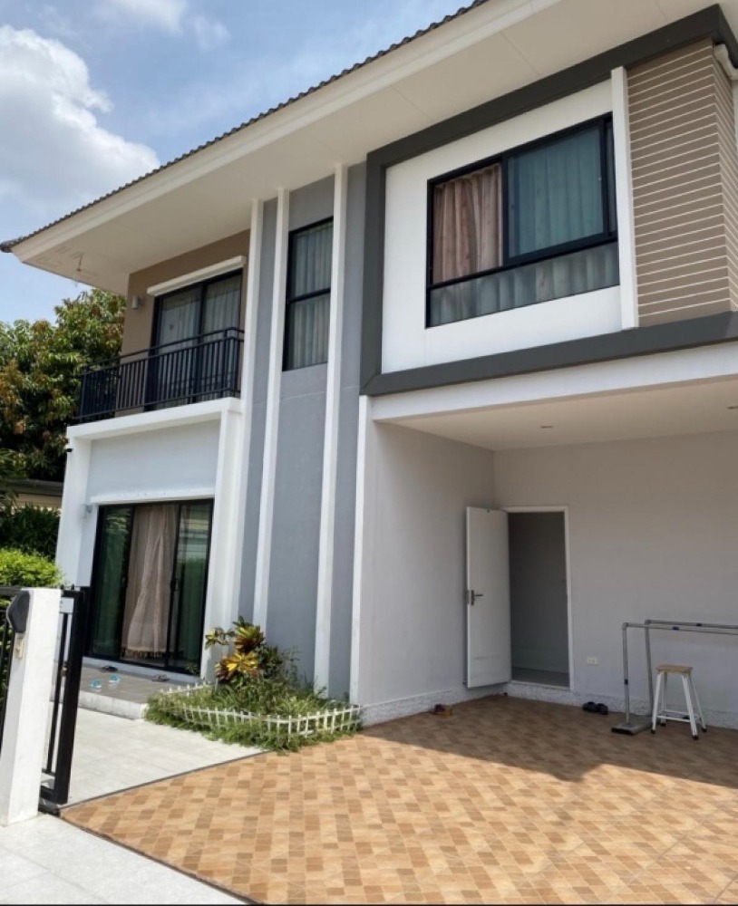 For RentHousePathum Thani,Rangsit, Thammasat : Single house for rent, J Villa Rangsit-Khlong 1, with furniture. In the Rangsit-Pathum Thani area