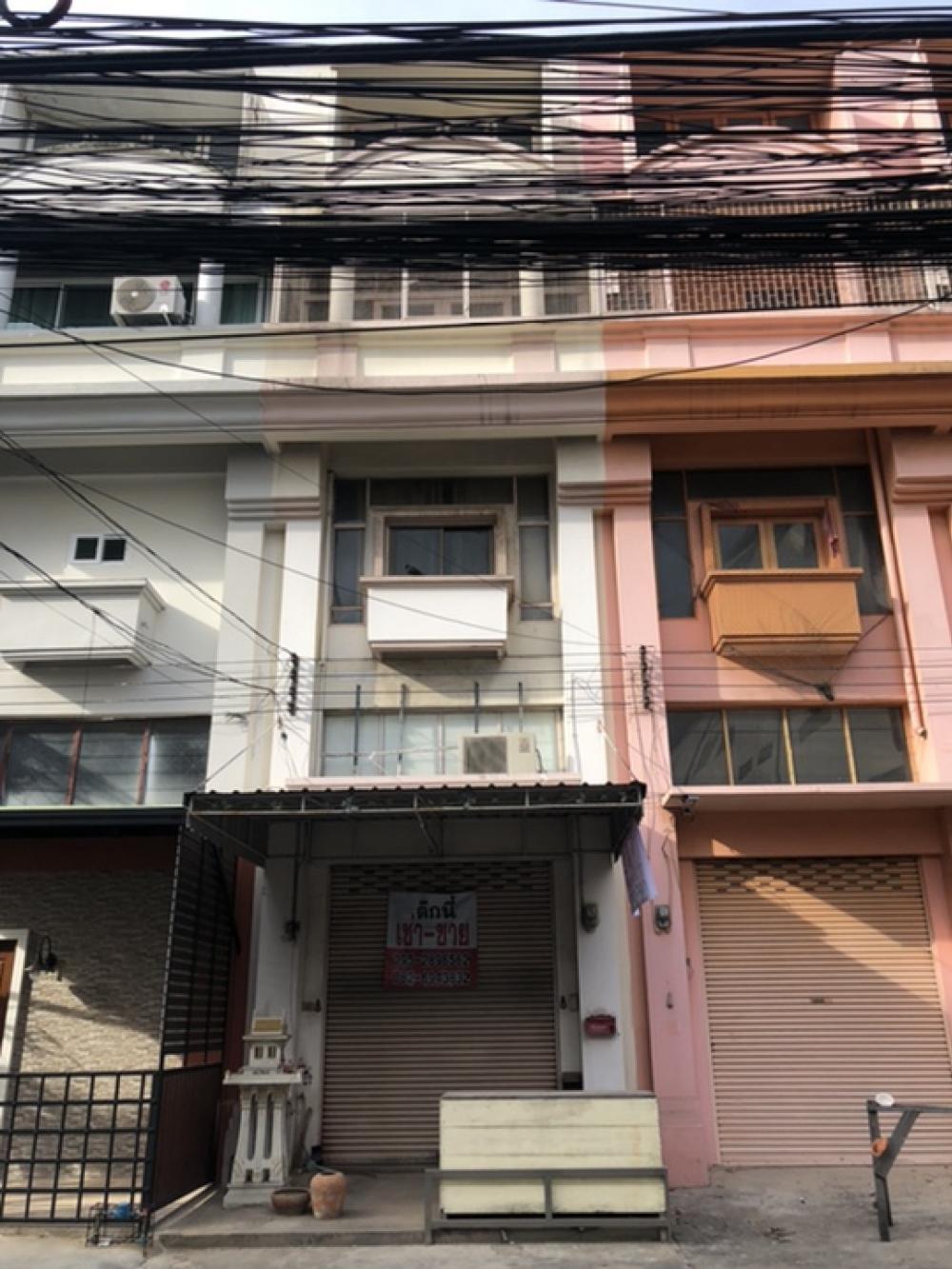 For SaleShophouseBang Sue, Wong Sawang, Tao Pun : Quick sale price adjustment, good location, 4 and a half storey commercial building for sale, Soi Sawai Suwan, 19.1 square meters, can not find any more, this price 0952896562