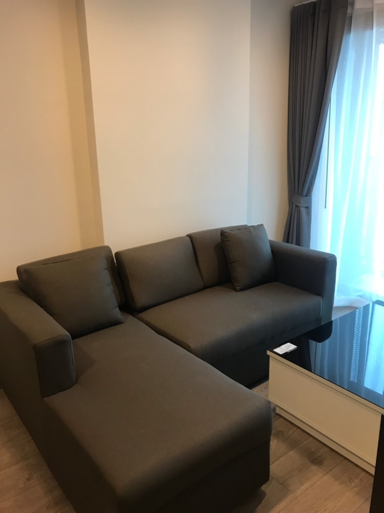 For SaleCondoLadprao, Central Ladprao : @4.8 MB Room for sale with furniture (below cost) 1BR 35Sq.m., north side, 22nd floor.