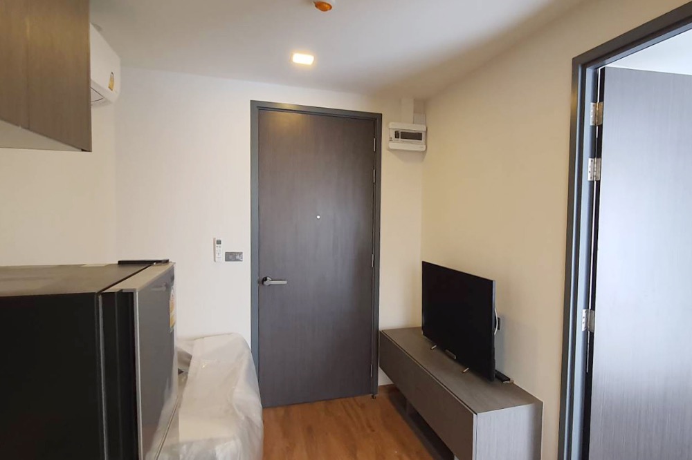 For RentCondoPinklao, Charansanitwong : Condo Arun AROON near Siriraj Hospital, only 280 meters and Thammasat University.