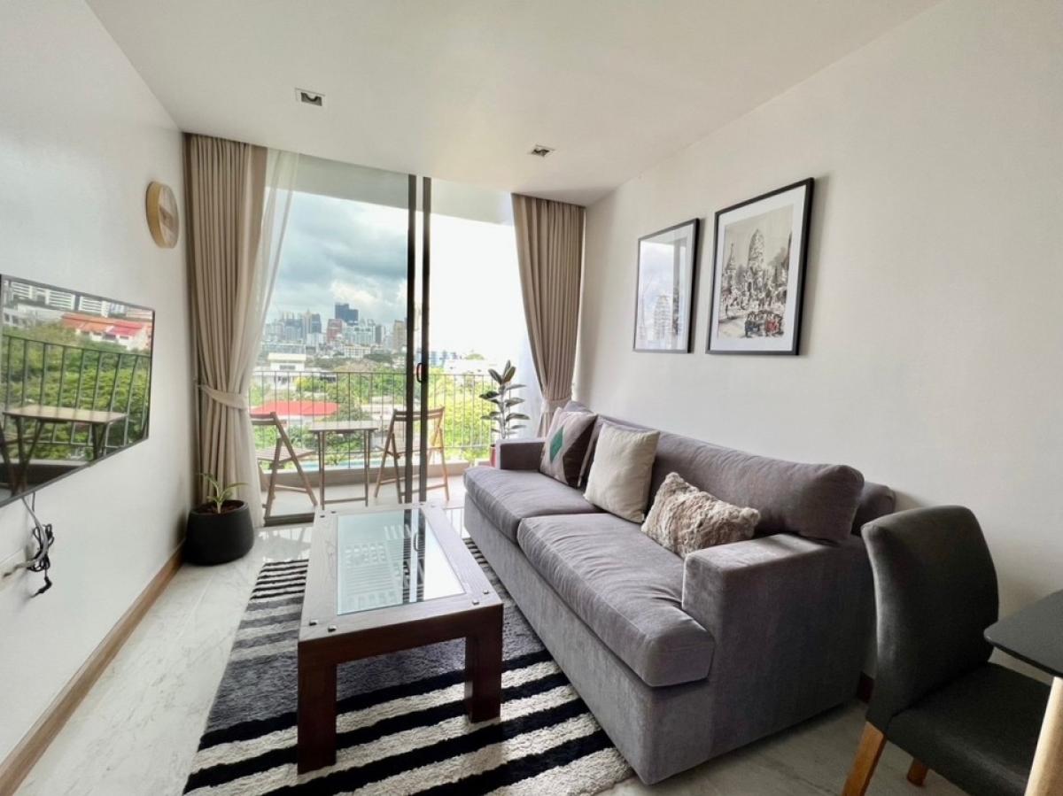 For RentCondoSukhumvit, Asoke, Thonglor : +++Urgent rent+++ Downtown 49, Soi Sukhumvit 49/12** 2 bedrooms, 58 sq m, fully furnished. Can raise animals