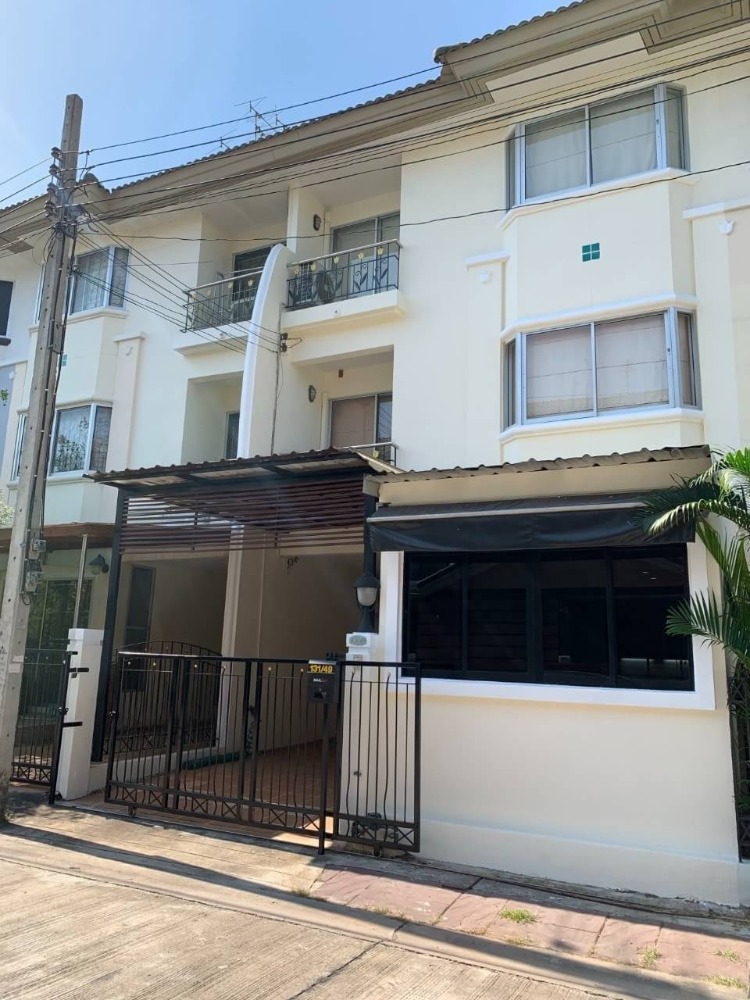 For SaleHouseKasetsart, Ratchayothin : 3-storey townhome for sale, Supalai Ville, Ekkamai-Ramintra, next to Ramintra Expressway, Soi Nuanchan 64 (or Ramintra 40 intersection 8), completely renovated.