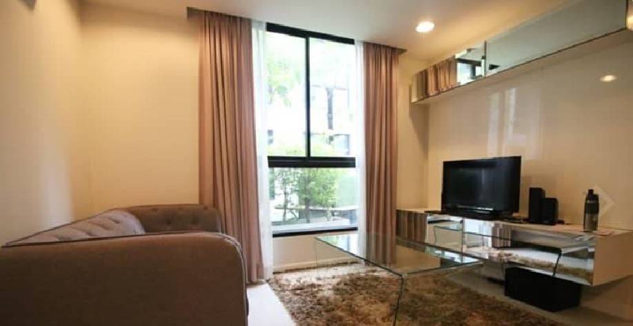 For RentCondoSukhumvit, Asoke, Thonglor : For Rent Condo Zenith Sukhumvit42 near BTS Ekkamai 560 meters Fully Furnished and Facilitators with good location