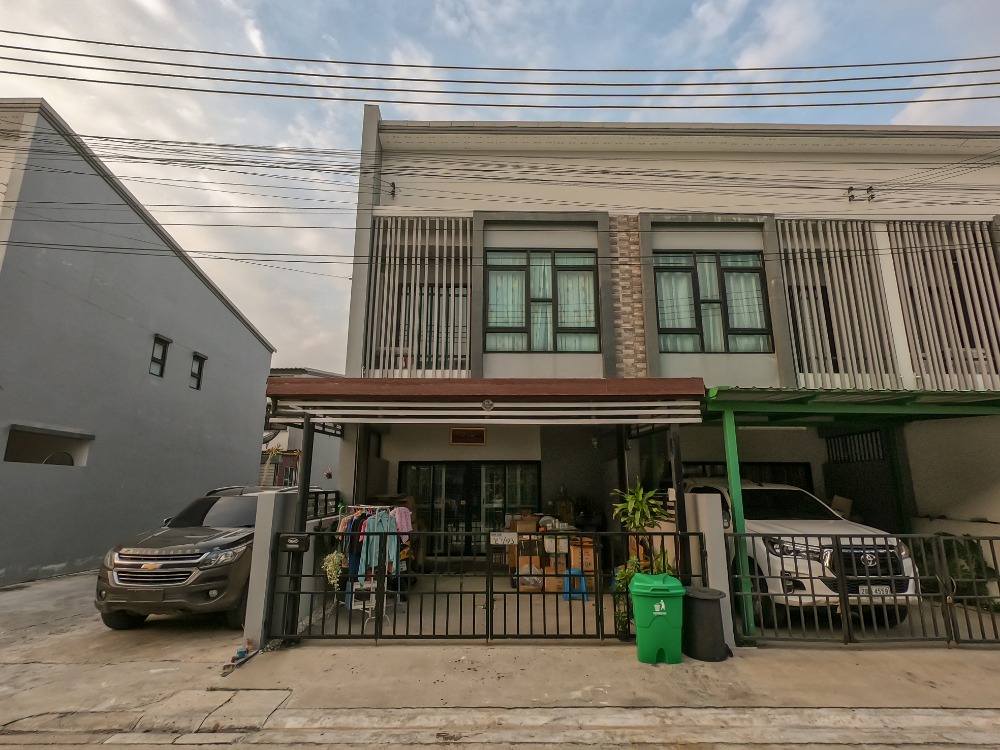 For SaleTownhouseBang kae, Phetkasem : Townhome for sale, Rubiks Cube, Phetkasem 81/6, Nong Khang Phlu, Nong Khaem, Bangkok.