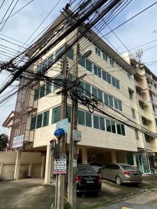 For RentShophouseBang Sue, Wong Sawang, Tao Pun : Commercial/office buildings for rent, Soi Ratchadaphisek 31, near Prachanukul Intersection.