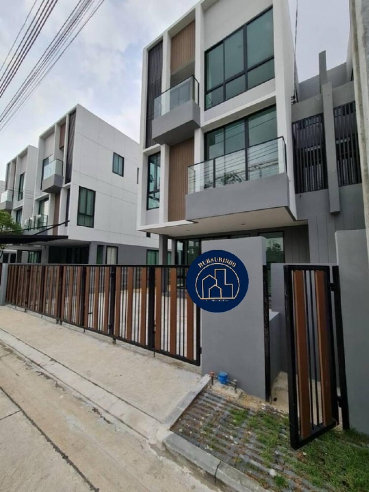 For RentHouseVipawadee, Don Mueang, Lak Si : Salia🚩 For rent 🏢Townhome/ Home office  
Nue noble connex house donmeung