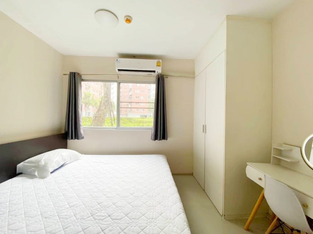 For SaleCondoPathum Thani,Rangsit, Thammasat : ❗️ Condo with tenants all the time. near Bangkok University 🔥 Special transfer fee, seller issued by himself. * Selling Plum Condo Park, white tone room