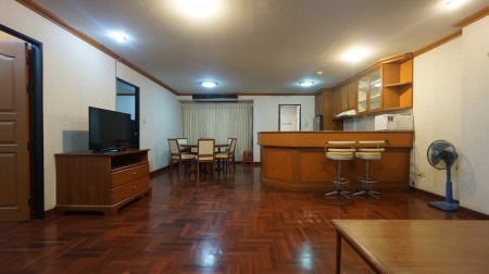 For SaleCondoSukhumvit, Asoke, Thonglor : Room for sale - Rin House  Sukhumvit 39 on 2nd floor 88 Sqm 2BR