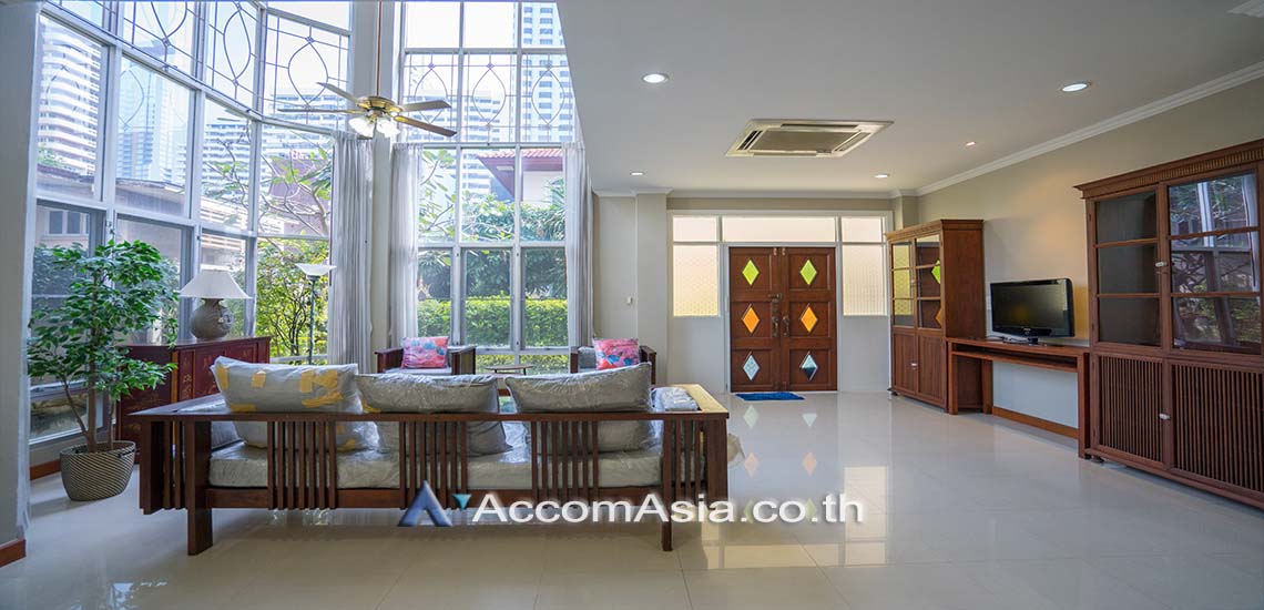 For RentHouseSukhumvit, Asoke, Thonglor : Garden View, Double High Ceiling, Pet-friendly | 5 Bedrooms House for Rent in Sukhumvit, Bangkok near BTS Nana (95245)