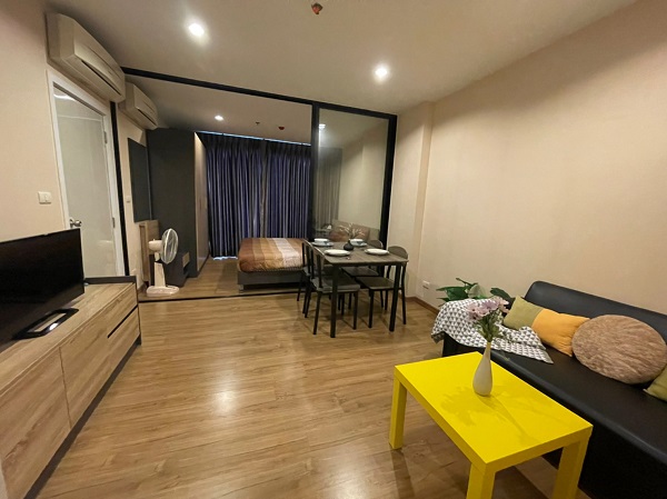 For RentCondoBang Sue, Wong Sawang, Tao Pun : 🎈 [For rent] The Tree Interchange (1BR 36 sq m / 10,500 baht) 12th floor, Building A, near the BTS, call 0636241455 !!