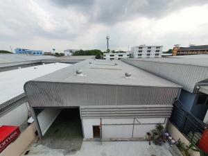 For RentHome OfficePattanakan, Srinakarin : Office and warehouse for rent, development area, convenient to travel to Bang Na / Suvarnabhumi Airport Wide usable area, parking for 12 cars