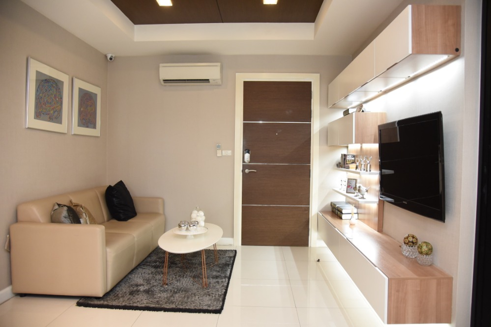 For RentCondoSamut Prakan,Samrong : Condo for rent Metropolis, luxury condo, next to BTS Samrong