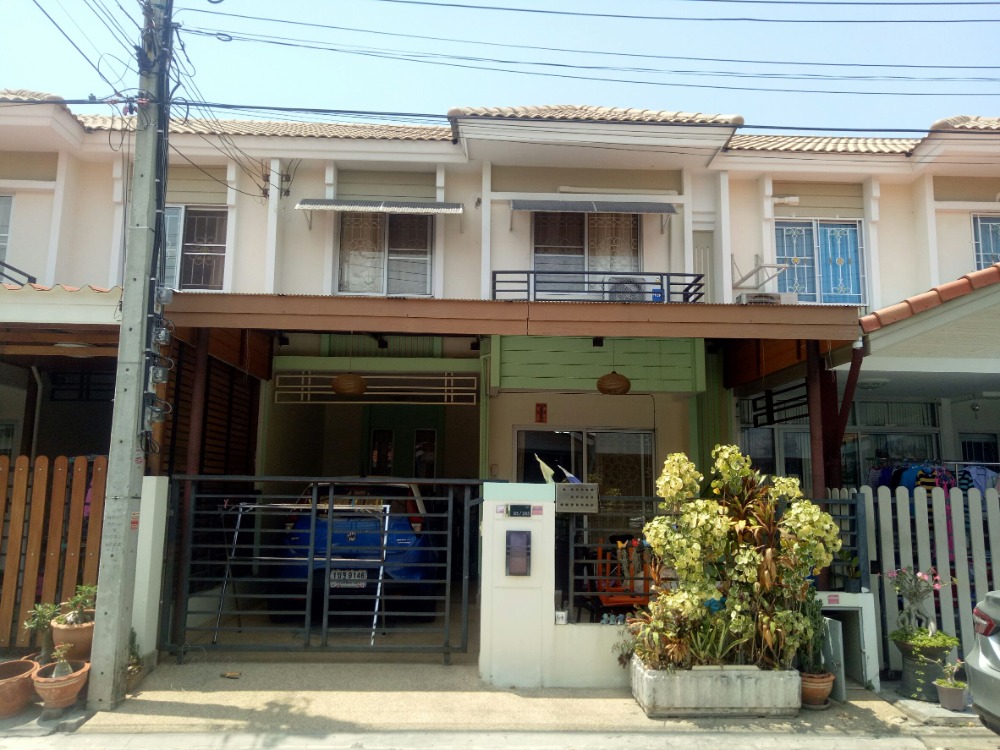 For SaleTownhouseSamut Prakan,Samrong : Urgent sale, cheap sale++ Townhouse in Thepharak area Near the yellow line, Thiphawan station