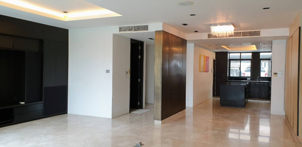 For SaleCondoSathorn, Narathiwat : Condo for sale, just renovated, Baan Nanthasiri, beautiful view, pool view, near MRT Lumpini and near BTS Chong Nonsi.