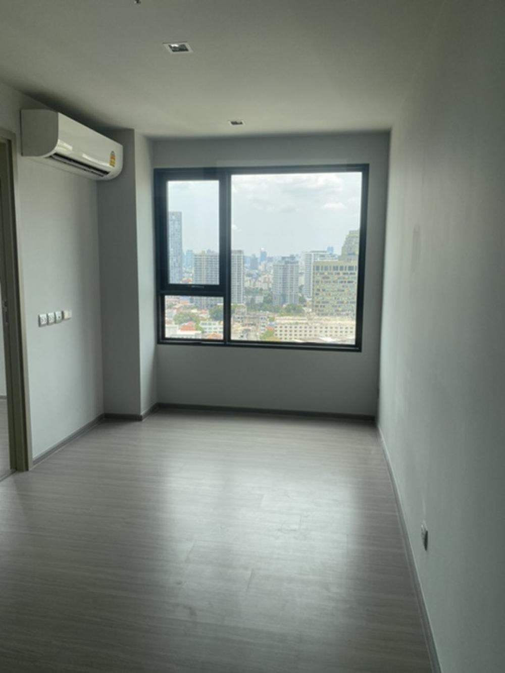 For SaleCondoLadprao, Central Ladprao : Selling at cost price, Life Ladprao Condo, 2 bedrooms, 1 bathroom, Building B, separate kitchen