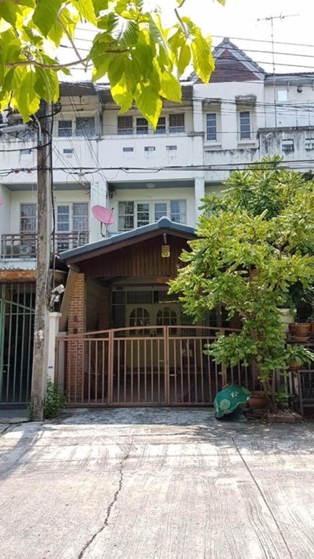 For SaleTownhouseChaengwatana, Muangthong : 🏡For sale/rent Townhouse, good condition, 3 floors, Phetwattana Village, along Khlong Prapa. Good location next to Muang Thong Thani-Chaengwattana. Behind Muang Thong Thani Near the Pink Line Chaengwattana, size 27 sq m. (240 sq m.), 4 bedrooms, 3 bathroo