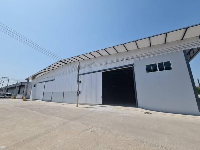 For RentShowroomBangna, Bearing, Lasalle : Warehouse for rent with office, 1000 sq m., Bangna-Trad Road, km. 5, near Mega Bangna