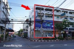 For SaleShophouseOnnut, Udomsuk : 2 commercial buildings for sale, connecting 4 floors + mezzanine, next to Udom Suk Road At the entrance of Soi Udomsuk 49, corner room, with parking