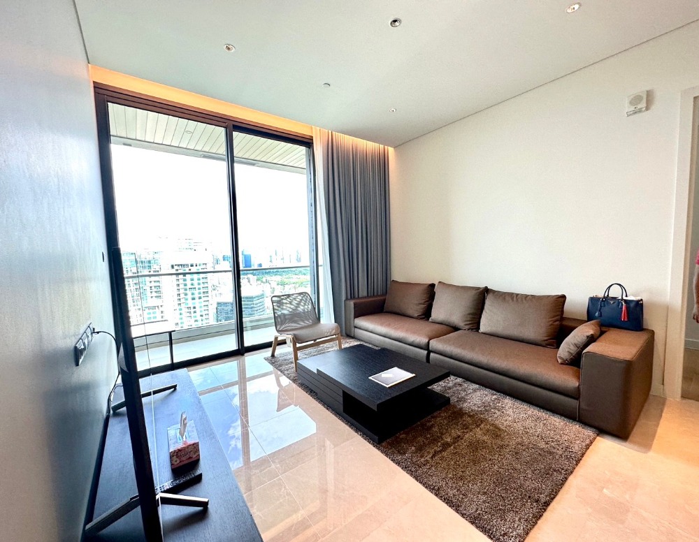 ให้เช่าคอนโดวิทยุ ชิดลม หลังสวน : +++เช่าด่วน+++ Sindhorn Residence** 2 ห้องนอน ขนาด 117 ตร.ม.