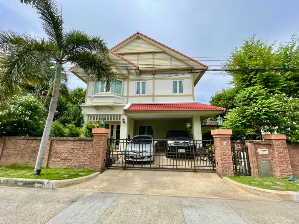 For RentHouseNawamin, Ramindra : For rent Laddarom Village, Watcharaphon, Rattanakosin, 3 bedrooms, 3 bathrooms, 2 parking spaces.