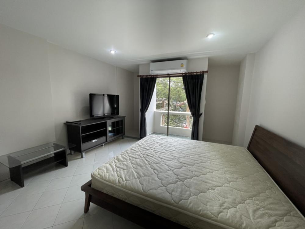 For RentCondoRamkhamhaeng, Hua Mak : ❗️New room renovation❗️ Bodin Sweet Home, complete electrical appliances, new air conditioner, new curtains, new paint, renovated all electrical outlets.