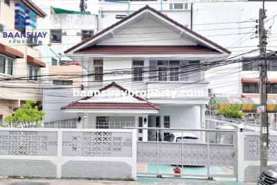 For RentHouseOnnut, Udomsuk : 2-storey detached house for rent, on Sukhumvit Road, near BTS Udomsuk 500 m.