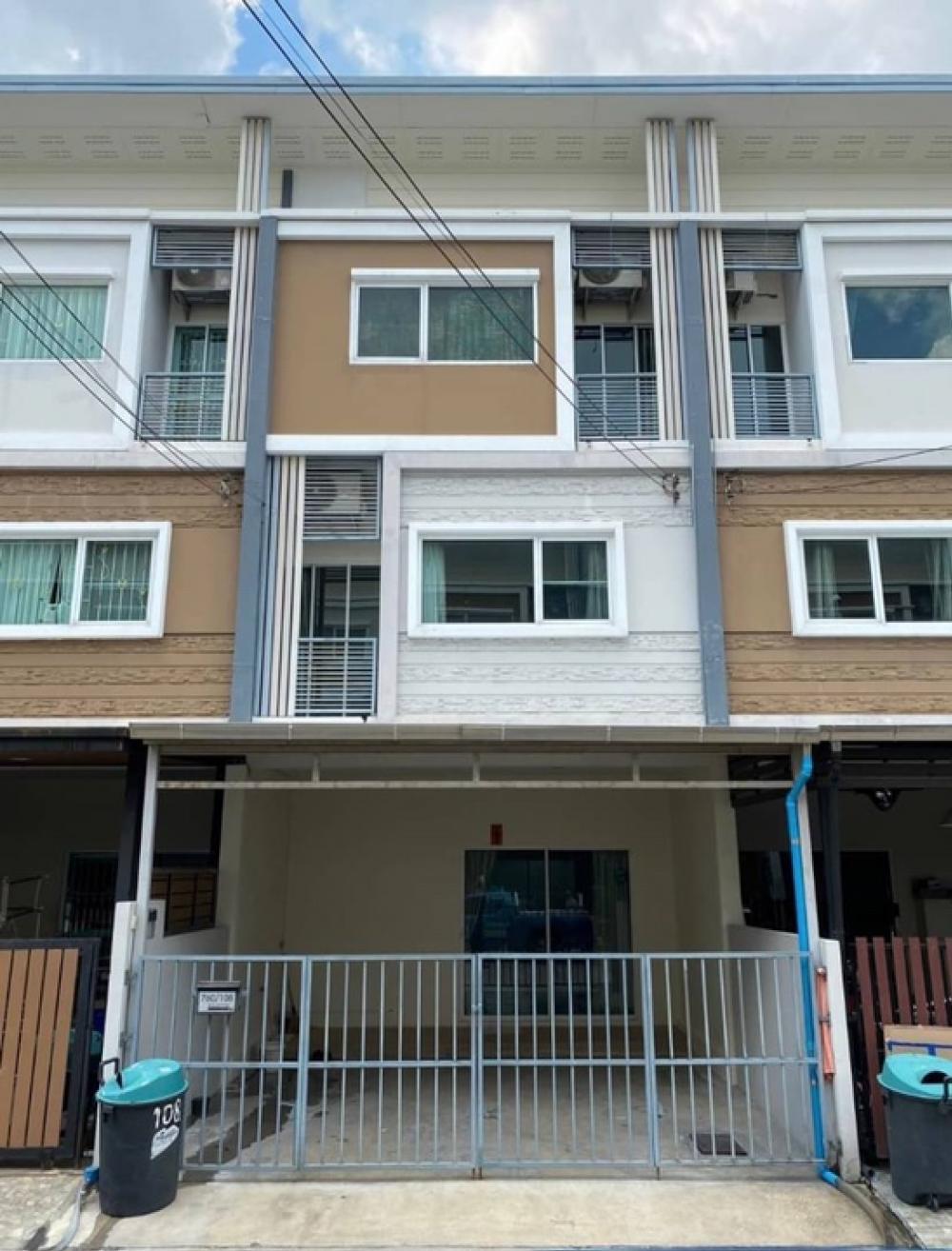 For RentTownhousePattanakan, Srinakarin : For rent: 3-storey townhouse for rent, Villette City Project, Phatthanakan 44