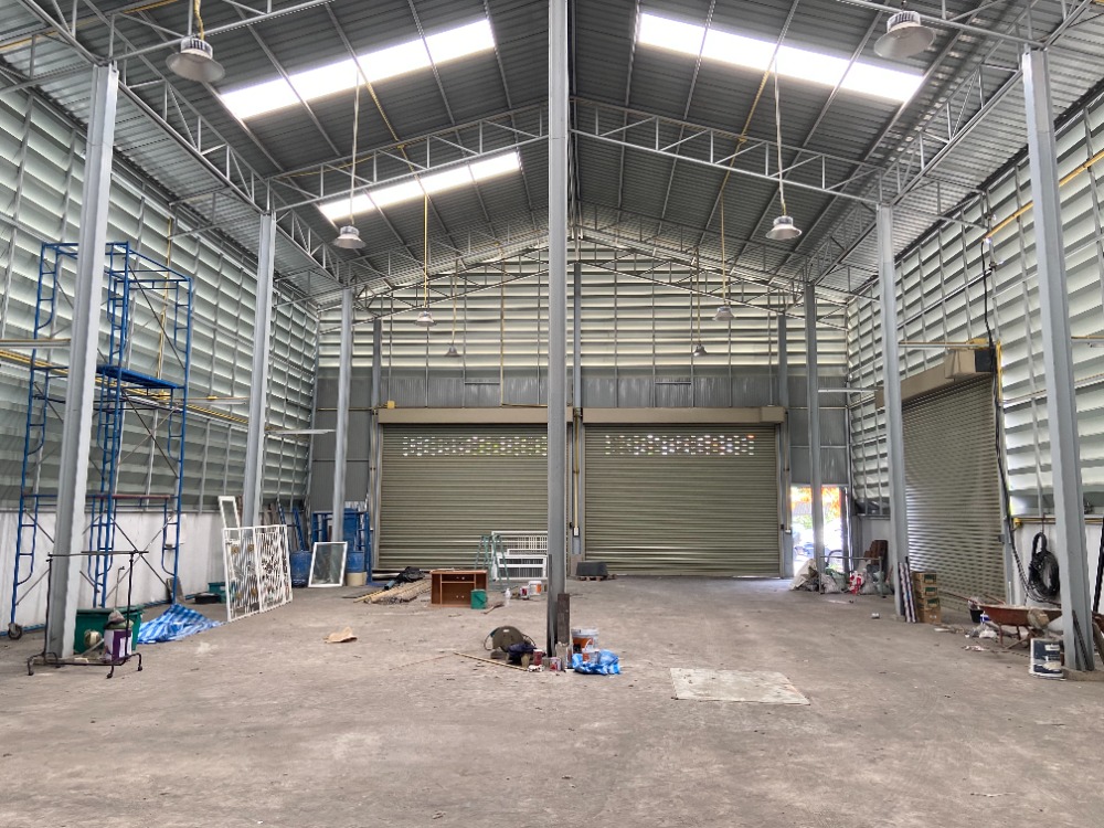 For RentShowroomPathum Thani,Rangsit, Thammasat : For rent: Showroom, newly built office, ready to use, at the entrance of Soi Lam Luk Ka 36. Interested, contact ID line: @419wlezv