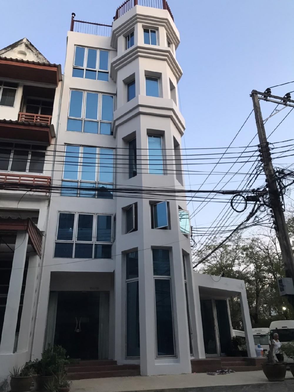 ให้เช่าโฮมออฟฟิศรามคำแหง หัวหมาก : HomeOffice 5 Stories for Rent  in Town in Town โฮมออฟฟิคให้เช่า 5 ชั้น พื้นที่ใช้สอย 450 ตรม หมู่บ้านศรีวรา ทาวน์อินทาวน์ Town in Town ถนนเลียบด่วนประดิษฐมนูธรรม  จอดรถได้ 6 คัน