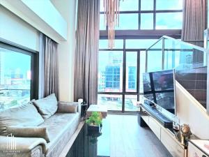 For RentCondoLadprao, Central Ladprao : Whizdom Avenue Ratchada-Ladprao Duplex!!! 2 bedrooms, North facing, open view, large size @70,000 Baht