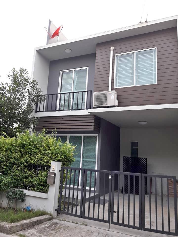 For RentTownhouseSamut Prakan,Samrong : HOME FOR RENT>>The Color Premium Bangna>> 3 bedrooms, 2 bathrooms, near Mega Bangna, next to Bang Phli-Suksawat Expressway #LV-MO349